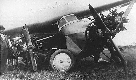 ef22.jpg (38727 bytes)