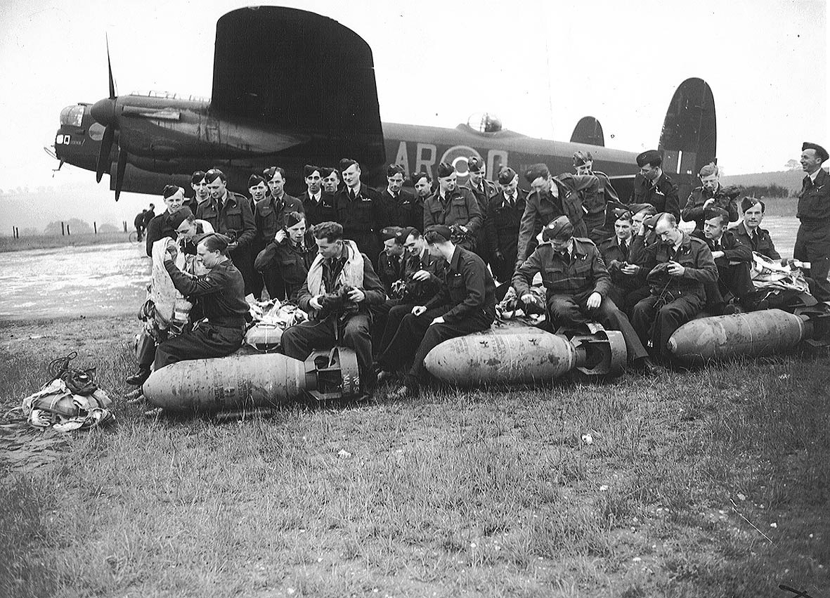 Viv Chapman, 460 Squadron RAAF